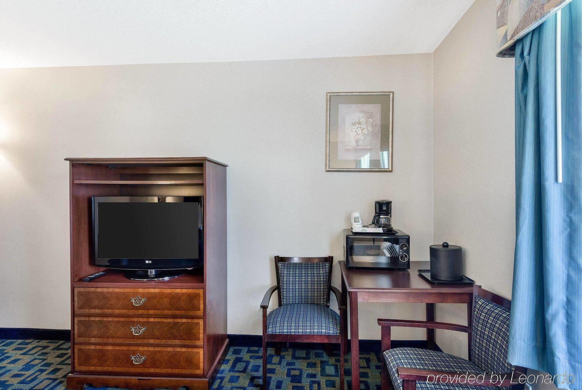 Quality Inn Marlborough Extérieur photo