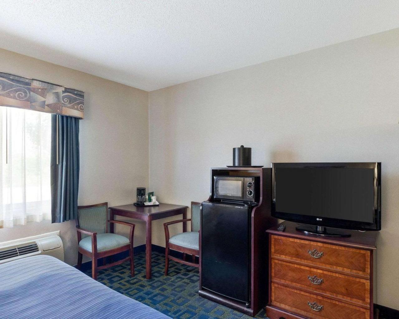 Quality Inn Marlborough Extérieur photo